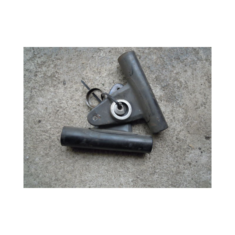 Suzuki GS 125 uchwyty lampy przód