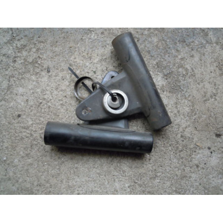 Suzuki GS 125 uchwyty lampy przód