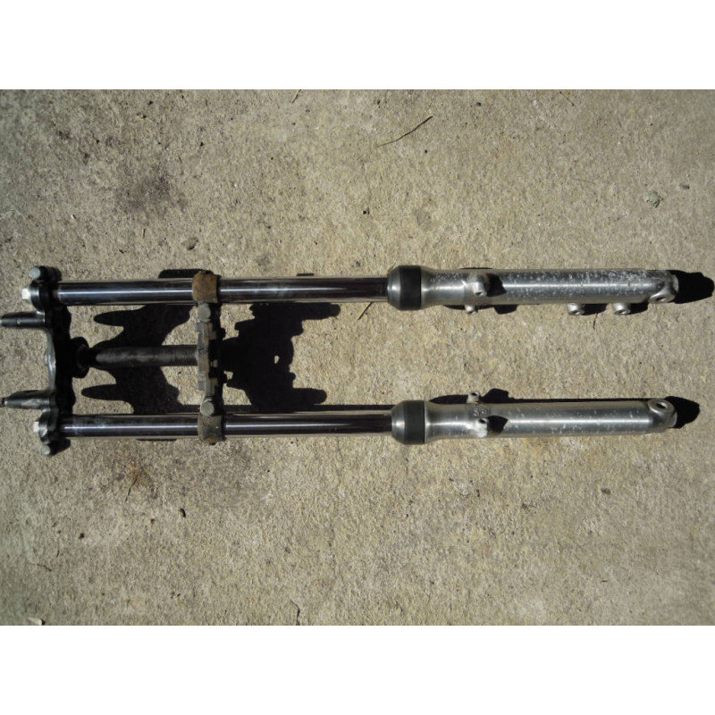 Suzuki GN 125 Lagi przednie zawieszenie oryginał