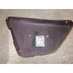 Suzuki GN 125 Boczek pwawy osłona akumulatora oryginał