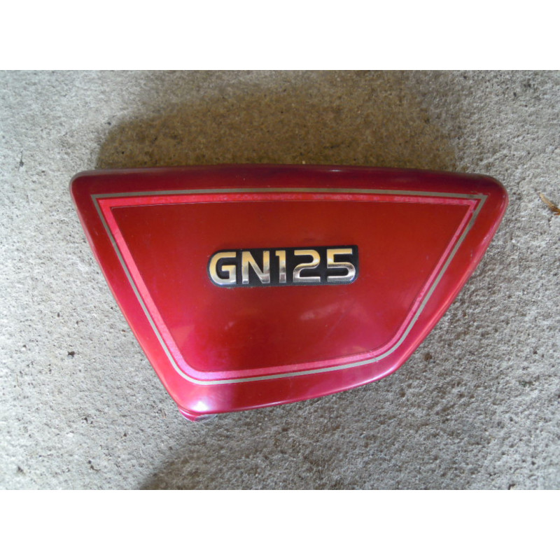 Suzuki GN 125 Boczek lewy oryginał