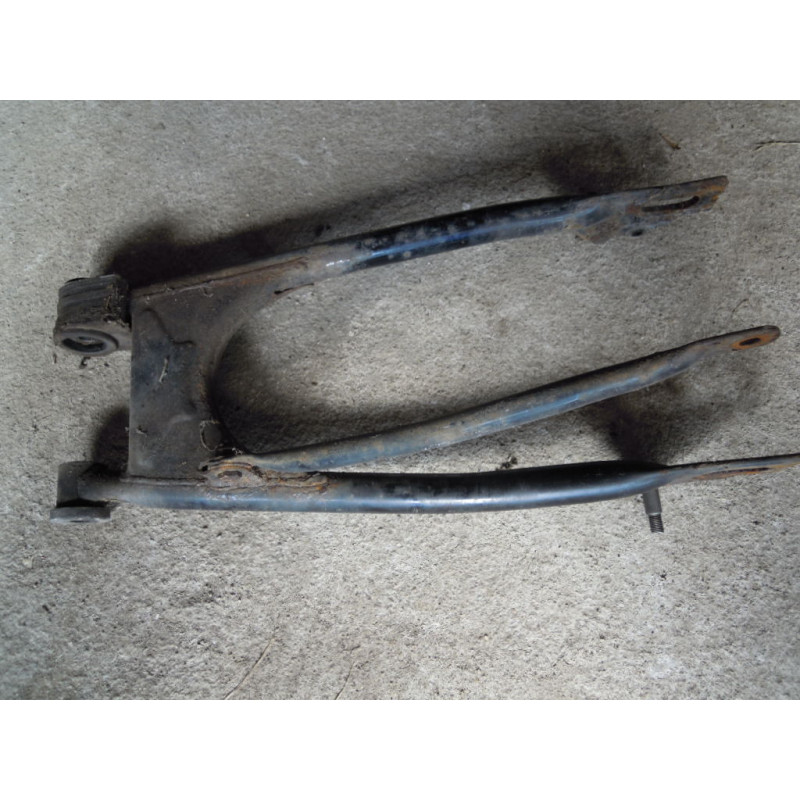 Suzuki GN 125 Wahacz tył oryginał