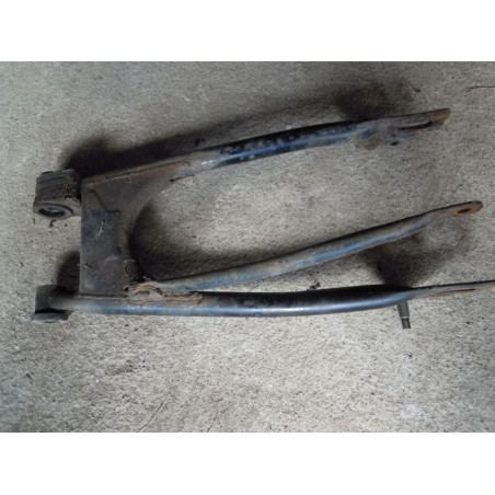 Suzuki GN 125 Wahacz tył oryginał