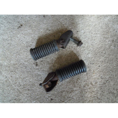 Suzuki GN 125 Nóżki boczne tył oryginał