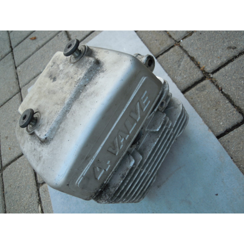 Hyosung GA 125 Cruise II Głowica wałek rozrządu dekiel koniki