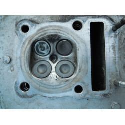 Hyosung GA 125 Cruise II Głowica wałek rozrządu dekiel koniki